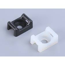 Площадка монтажная под винт ПМО 15х10 черная/белая 52703