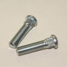 (07) Шпилька колесная M12x1.25 D=14.2 шлица,L=56 SBNA-10MM KYOEI