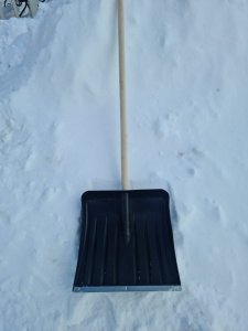 Лопата снегоуборочная 35х146 см пластик с чер 817090